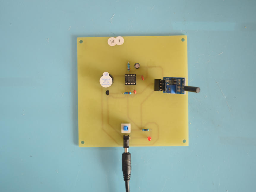 NE555震动检测报警器14-14-1-（pcb+电路图+论文）_百工联_工业互联网技术服务平台